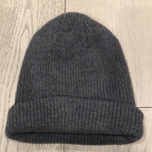 Aritzia/Wilfred Free/Beanie/Charcoal Grey
